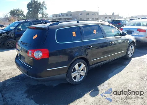 2008 Volkswagen Passat Komfort z USA, uszkodzony, nr VIN WVWLK73C88E125980